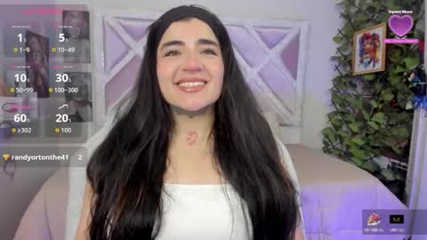 emilayton_ online show from November 7, 10:14 pm