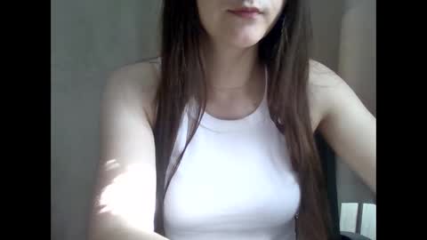 emili0899 online show from October 5, 9:36 am