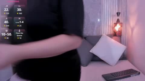 Emily online show from November 14, 12:05 pm