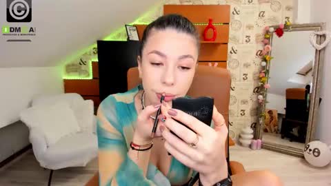 EmillyTaylor online show from November 10, 4:40 am