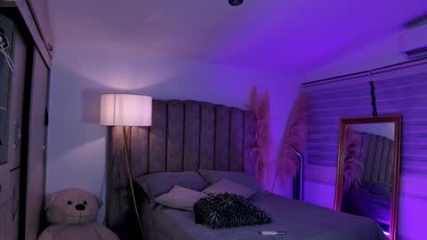  emily valentina     online show from February 17, 1:27 am