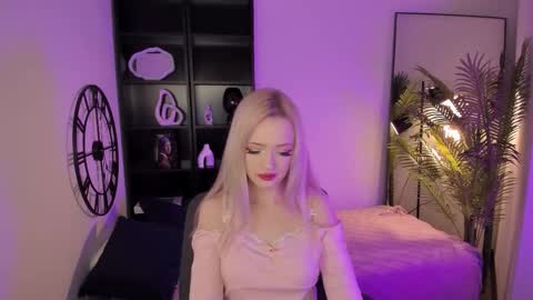 Emily online show from September 26, 8:28 pm