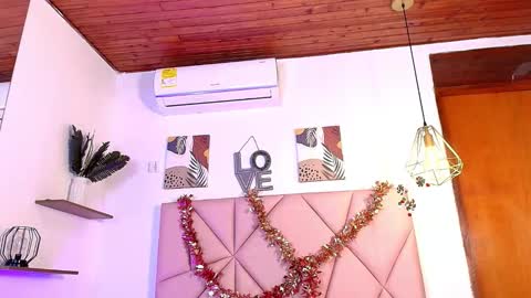 Emily Burton online show from January 11, 12:21 pm