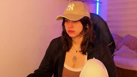 emily_lindey online show from October 25, 4:31 am