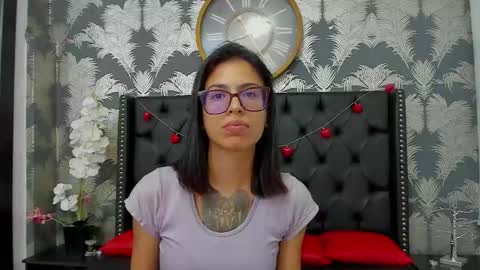 Snapshot of emily_loperaa chatting on February 16, 5:59 pm Emily online show from February 16, 5:59 pm