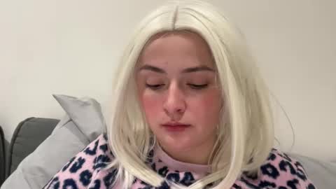 emily_morning_dew online show from January 9, 7:40 pm