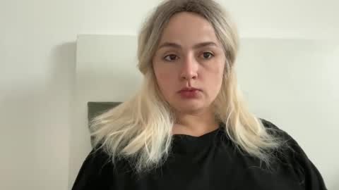 emily_morning_dew online show from October 3, 7:02 am