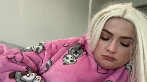 emily_morning_dew online show from January 19, 1:40 pm