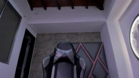 Emily online show from February 6, 11:46 am