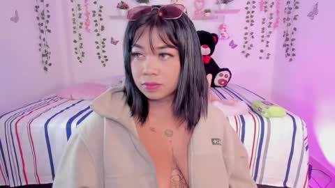 Snapshot of emily_restrepoo chatting on January 6, 6:58 am Emily online show from January 6, 6:58 am