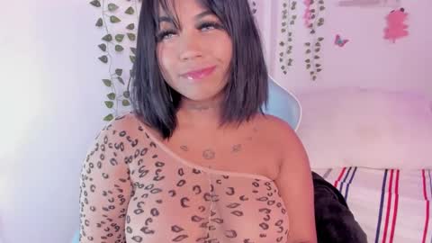 Snapshot of emily_restrepoo chatting on January 16, 4:49 am Emily online show from January 16, 4:49 am