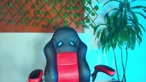 Emily Trujillo online show from February 26, 6:51 pm