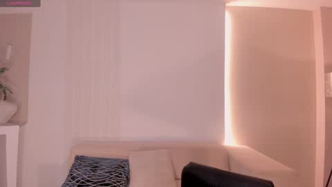 Emily Armstrong online show from December 29, 12:01 pm