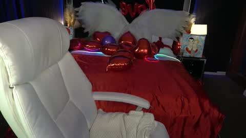 Emy online show from February 19, 7:19 am