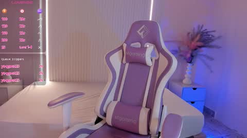 EMILY online show from December 20, 10:47 pm