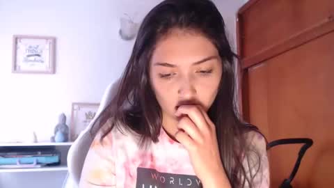 Snapshot of emilyjangcandy_ chatting on September 18, 5:11 pm Emily Jang online show from September 18, 5:11 pm