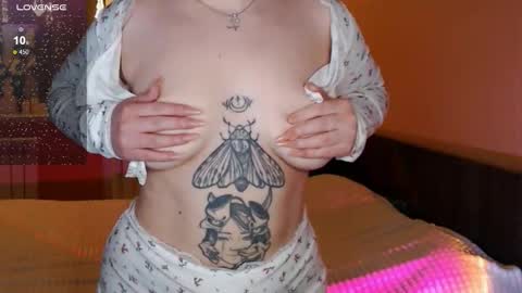 Emily  Emi online show from December 15, 2:33 pm