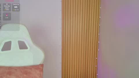 Emily  online show from November 20, 9:32 am