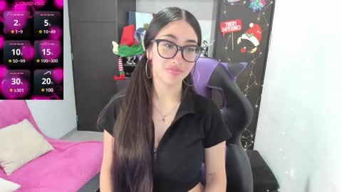 Emy online show from December 11, 7:25 pm