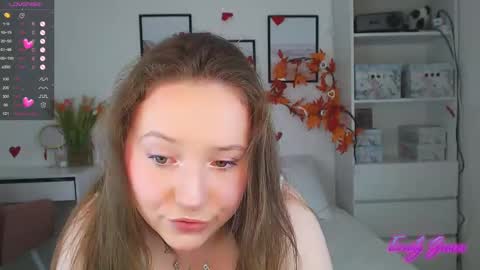 Snapshot of emilyxgrasez chatting on March 6, 10:47 pm Emily online show from March 6, 10:47 pm