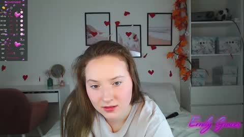 Snapshot of emilyxgrasez chatting on February 28, 9:33 pm Emily online show from February 28, 9:33 pm