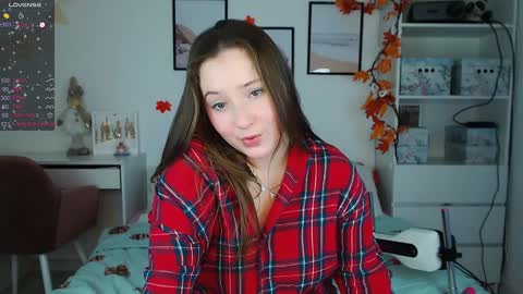 Snapshot of emilyxgrasez chatting on December 18, 7:30 pm Emily online show from December 18, 7:30 pm