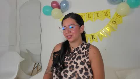emilyy_cooperr online show from December 19, 12:30 pm