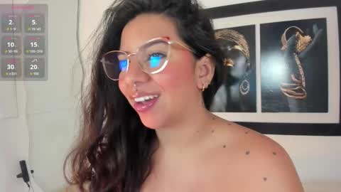 emilyy_cooperr online show from November 29, 12:20 pm