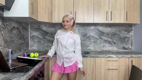 Eminent Eva online show from January 22, 5:38 pm