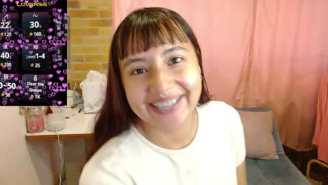 Snapshot of emitaa17228 chatting on January 19, 6:43 pm emma online show from January 19, 6:43 pm