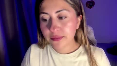 Snapshot of emma__bell_ chatting on October 23, 11:00 pm Emma Is here online show from October 23, 11:00 pm