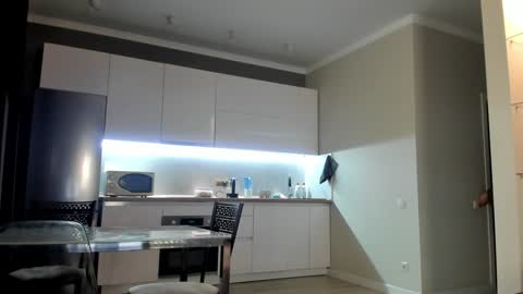 Emma online show from December 19, 10:45 am