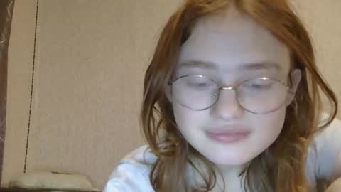 emma_gardens online show from December 15, 11:54 pm