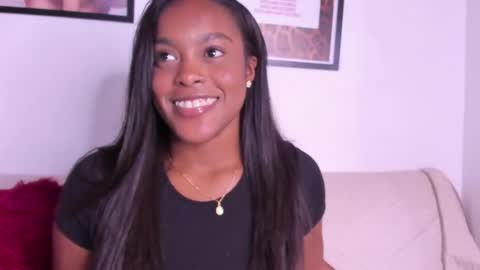 emma_jonness online show from November 4, 6:02 pm