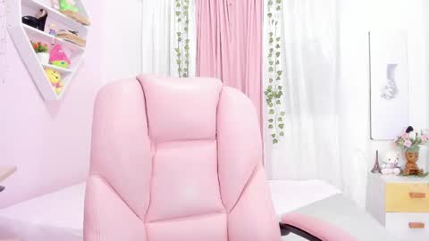 Emma online show from March 10, 7:07 pm