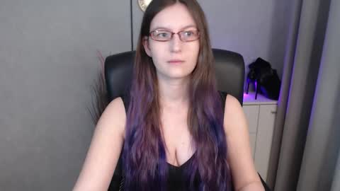 emma online show from October 6, 5:13 am