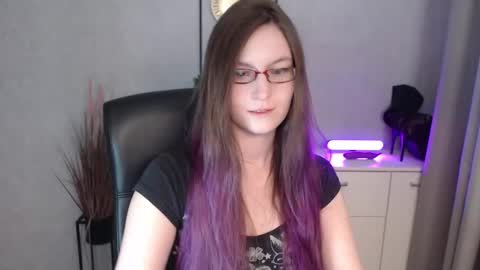 emma online show from November 22, 7:33 am