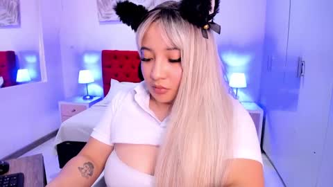 Emma Monserratt online show from March 10, 8:01 pm