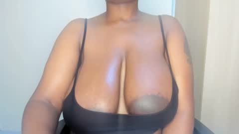 Snapshot of emma_remi chatting on October 25, 1:08 pm emma_remi online show from October 25, 1:08 pm