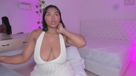 Emma online show from November 14, 2:17 pm