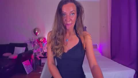 Emma online show from December 15, 2:55 pm