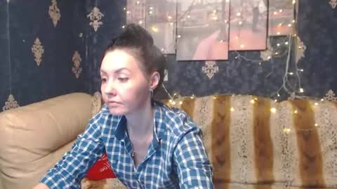 Snapshot of emmagoldx chatting on December 15, 7:31 pm EmmaGoldX online show from December 15, 7:31 pm