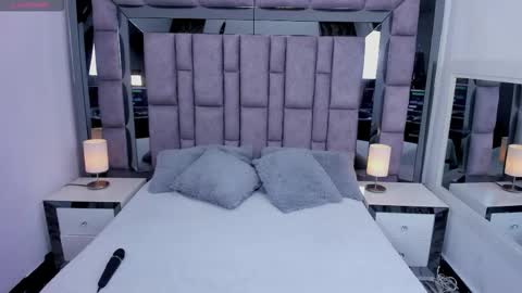 EMMA HILL online show from February 24, 11:20 am