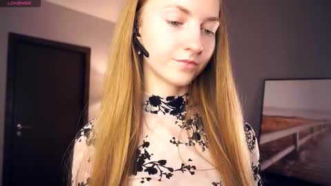 Snapshot of emmalaflame chatting on October 21, 8:46 pm Emma day Wendy night online show from October 21, 8:46 pm