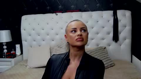 Emma Mavis online show from January 12, 8:08 am