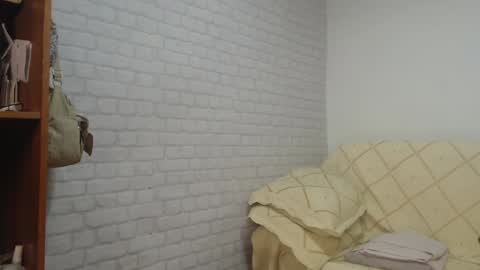 Snapshot of emmasquirt69 chatting on January 4, 10:55 pm emmasquirt69 online show from January 4, 10:55 pm