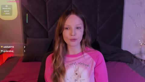 Emma online show from December 4, 8:53 pm