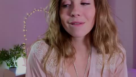 Miss Emmi online show from December 5, 1:49 pm