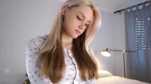 Aurora online show from January 13, 8:08 am