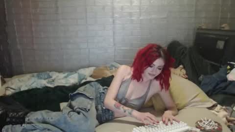 Emmily000 online show from November 25, 12:35 am